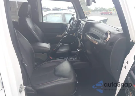 2017 Jeep Wrangler Unlimited 75Th Anniversary Edition 4X4 z USA, uszkodzony, nr VIN 1C4HJWEG8HL502984